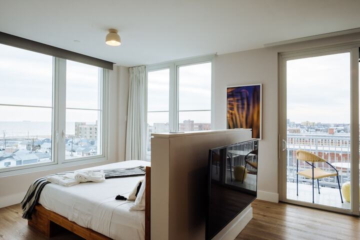 Room 14 of 48