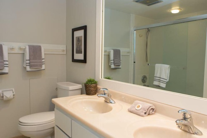 Room 11 of 27