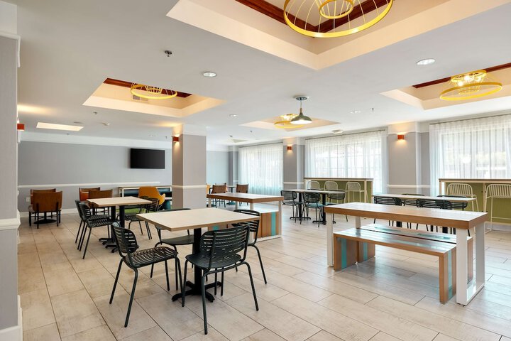 Spark by Hilton Savannah Airport