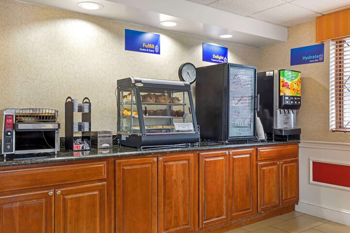 Best Western The Inn at Sharon / Foxboro