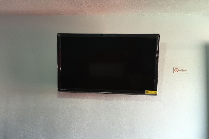 Room 10 of 33