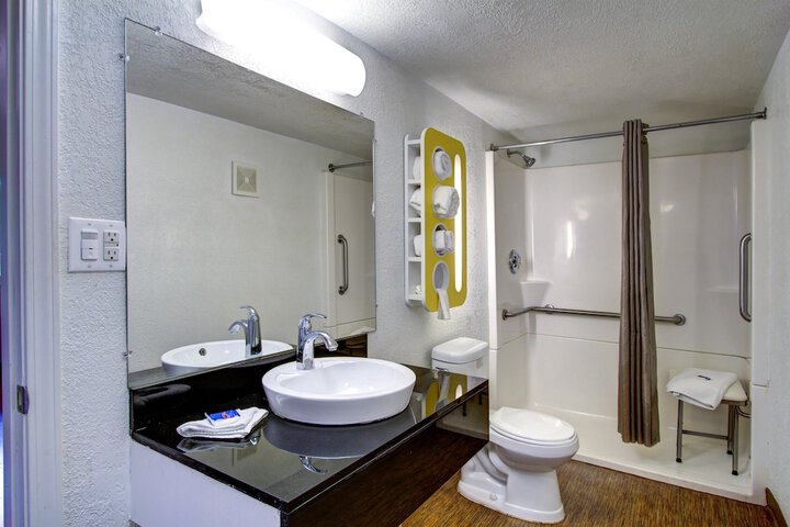Room 14 of 30