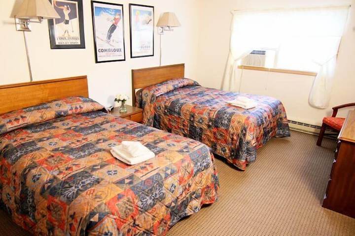 Room 4 of 7