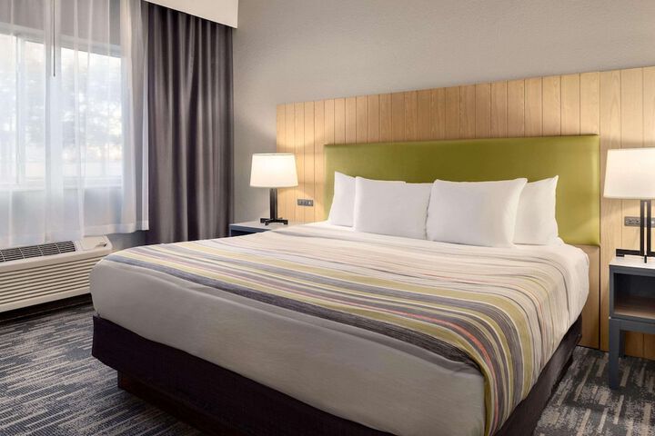 Country Inn & Suites by Radisson Brookings, SD