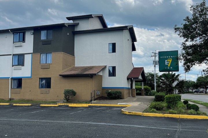 Hotel 6 of 50