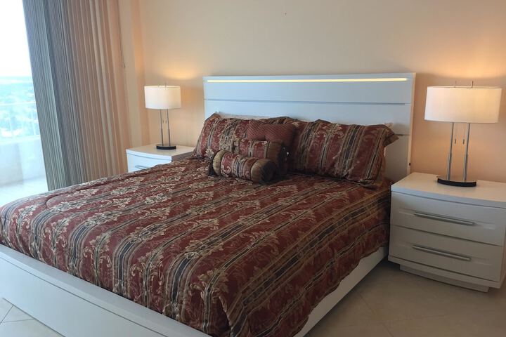 Room 11 of 14