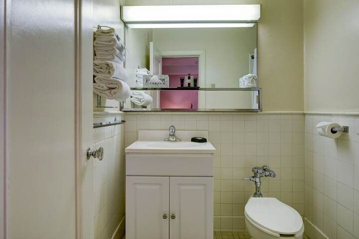 Room 33 of 57