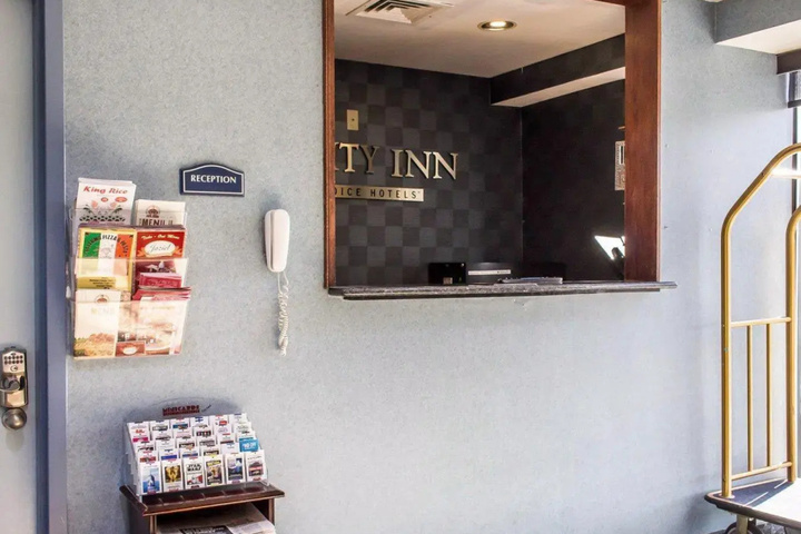Paramount Inn