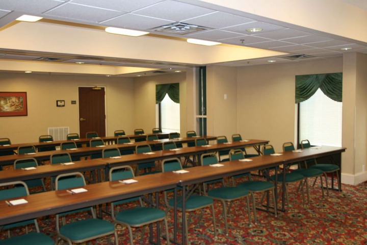 Hampton Inn Hillsville
