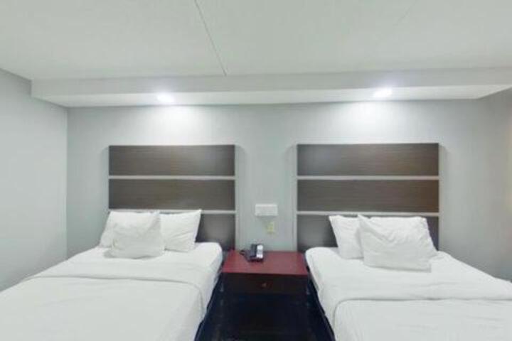 Days Hotel & Conference Center by Wyndham Danville