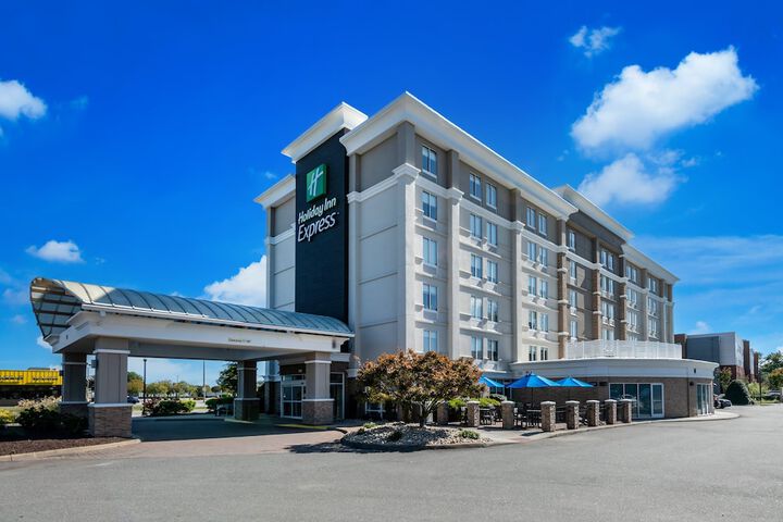 Hotel 2 of 51