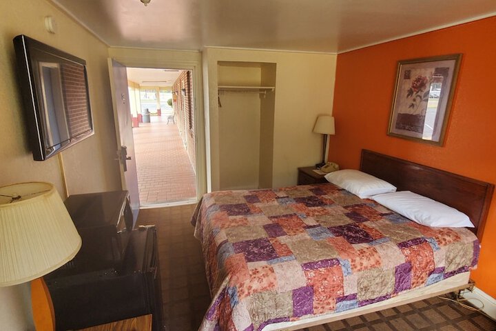 Room 19 of 22