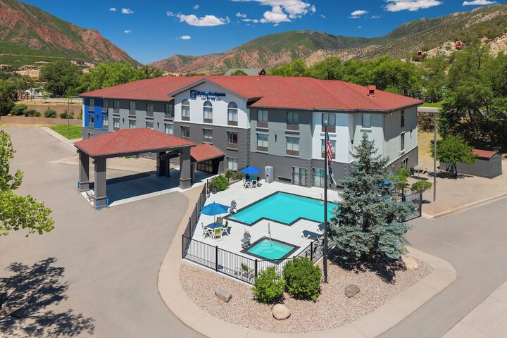Holiday Inn Express Glenwood Springs by IHG