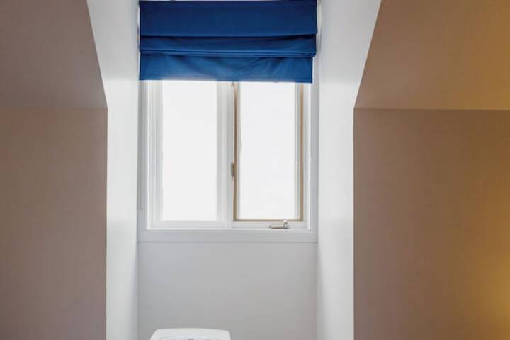 Room 16 of 69
