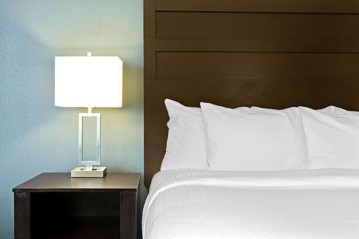 La Quinta Inn & Suites by Wyndham Karnes City - Kenedy