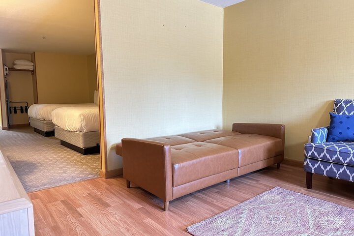 Timberland Inn & Suites