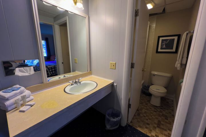 Room 60 of 81