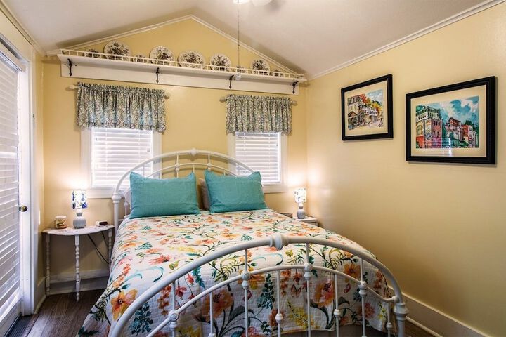 Room 83 of 104