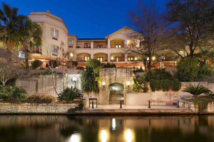 Hotel 4 of 61