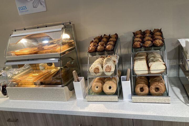 Breakfast/Coffee Service 7 of 10