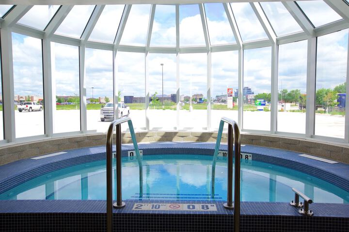 Pool 10 of 65