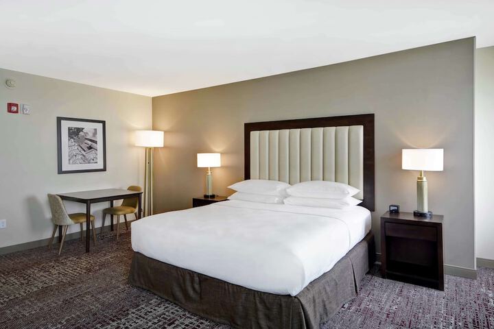 DoubleTree by Hilton Chicago Midway Airport