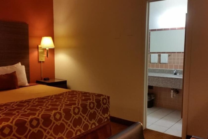 Room 35 of 39