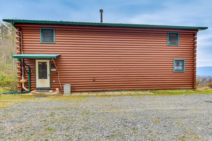 Lock Haven Cabin w / Wood Stove & Mountain View!