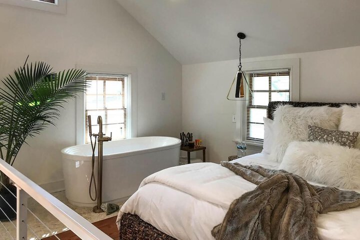 Room 9 of 42