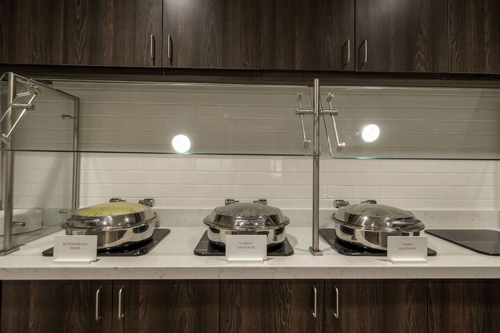 Dining 55 of 64
