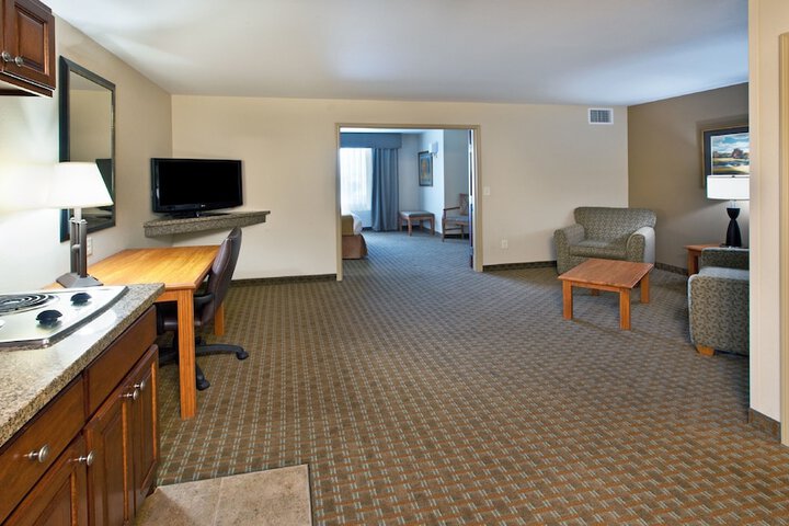 Room 13 of 32