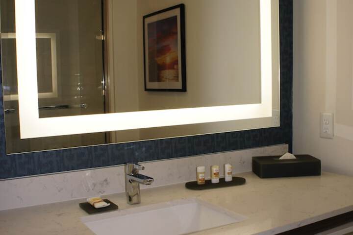 La Quinta Inn & Suites by Wyndham Texas City I 45