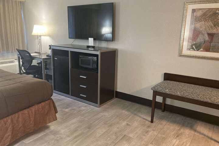 Room 43 of 86