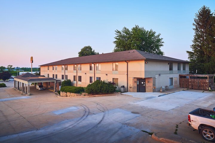 Hotel 10 of 77