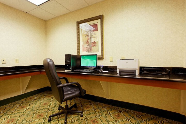 Business Center 61 of 61
