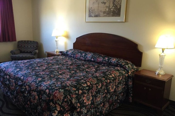 Room 25 of 40