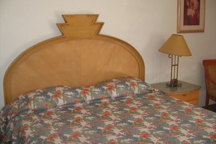 Room 12 of 19