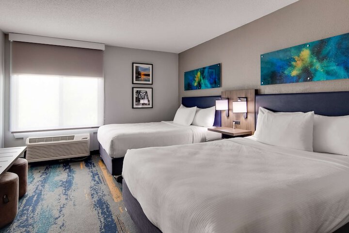 Room 7 of 25
