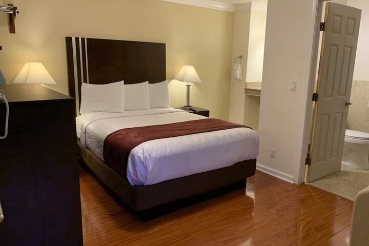Room 30 of 54