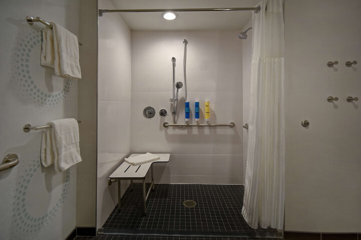 Room 21 of 43