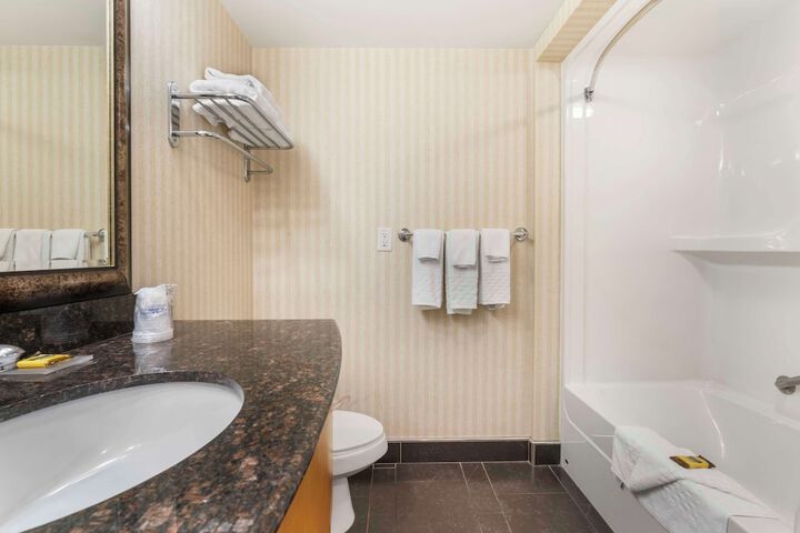 Best Western Plus Kelowna Hotel & Suites
