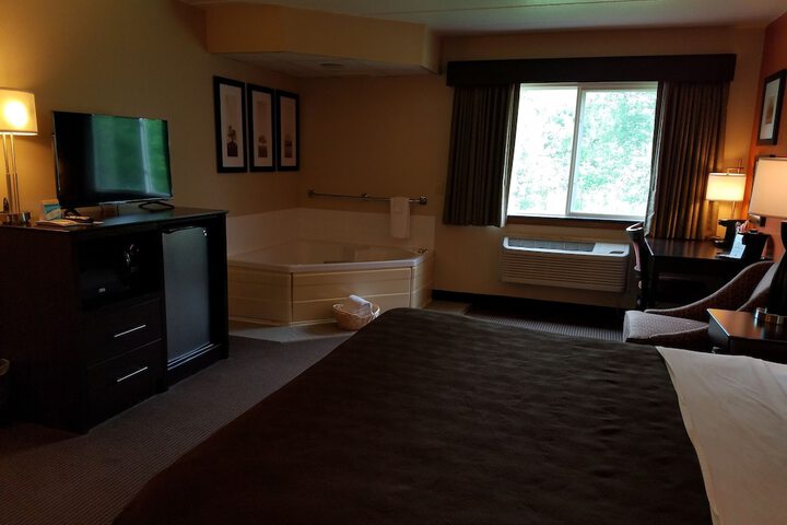 Room 8 of 35