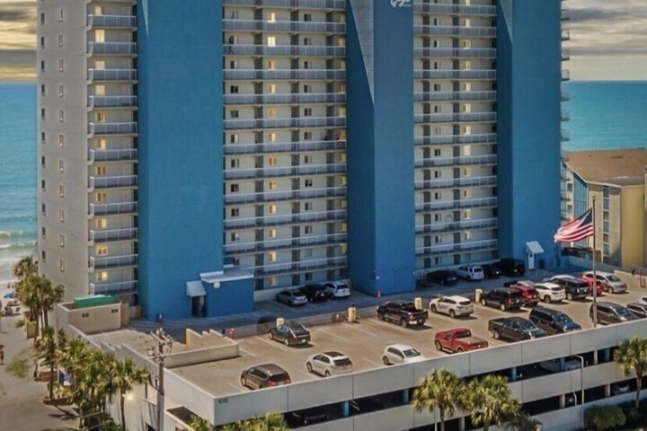 0206 Waters Edge Resort 1 Bedroom Condo by RedAwning