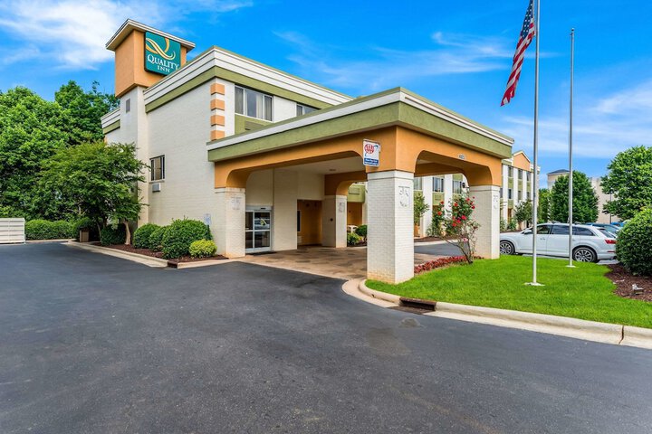 Hotel 3 of 28