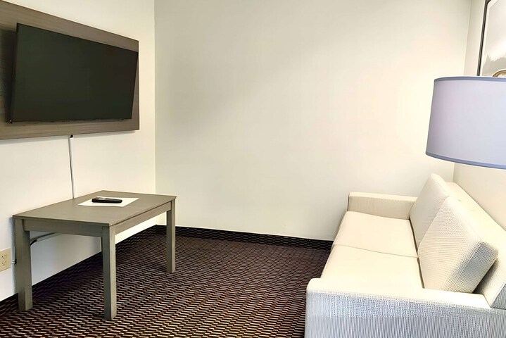 Ramada by Wyndham Columbia