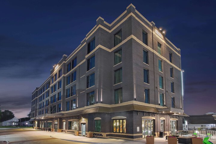 Hotel 4 of 61