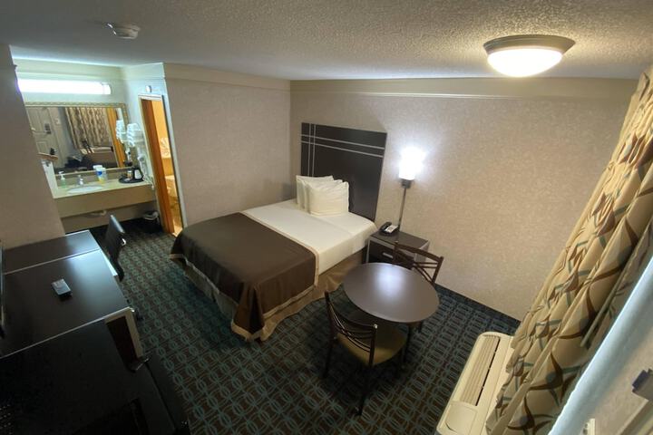 Room 21 of 68
