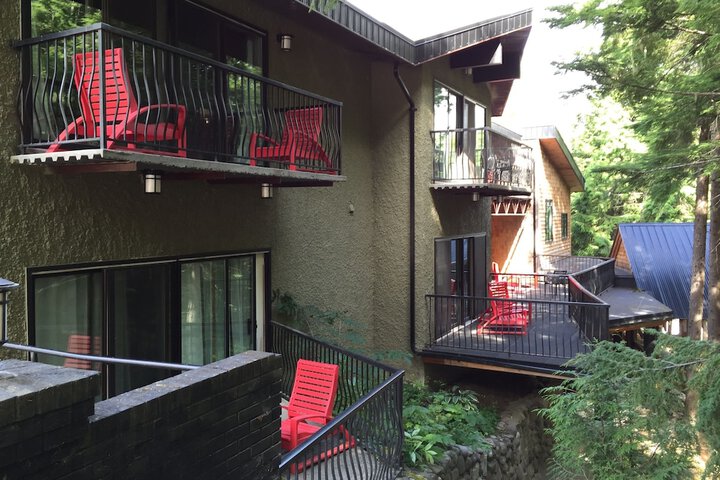 Sundeck 33 of 37
