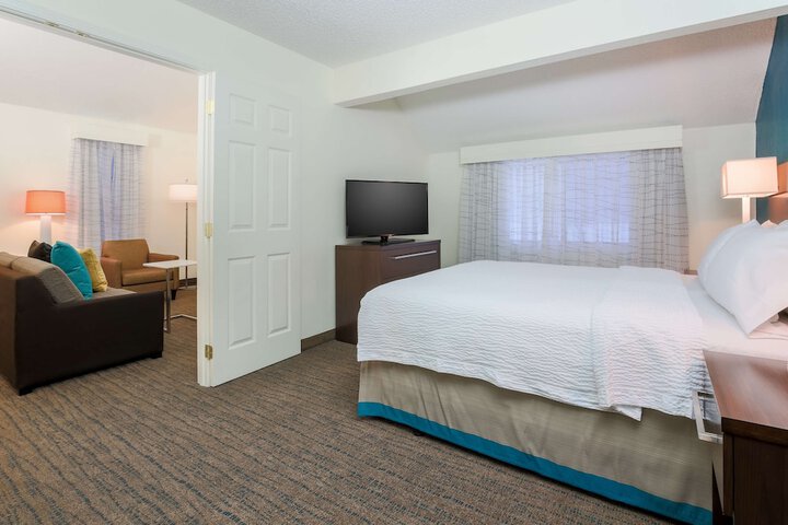 Room 9 of 35