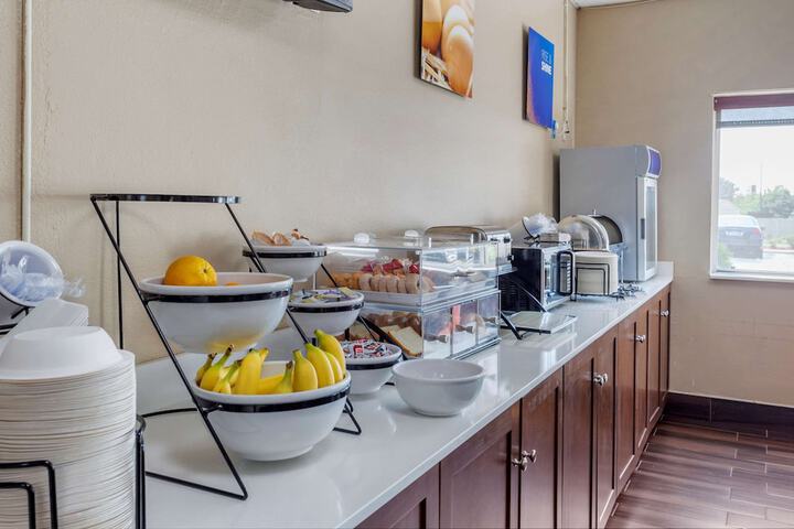 Breakfast/Coffee Service 47 of 51
